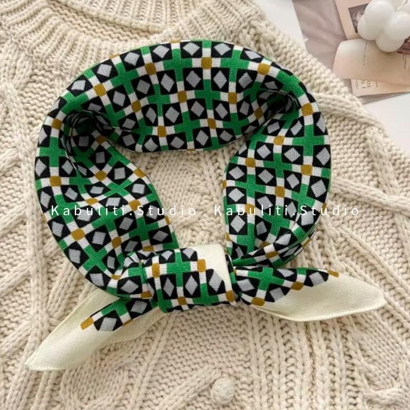 70x70cm Lightweight Square Scarf Women Vintage Black Floral Print Silk-Feel Neck Wrap UV Protection Stylish Accessory
