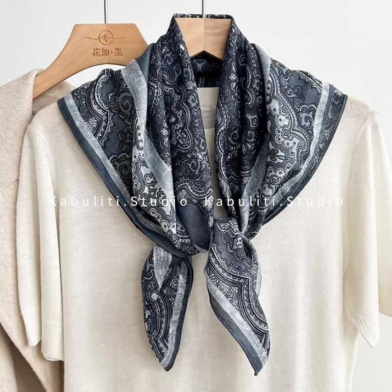70x70cm Lightweight Square Scarf Women Vintage Black Floral Print Silk-Feel Neck Wrap UV Protection Stylish Accessory