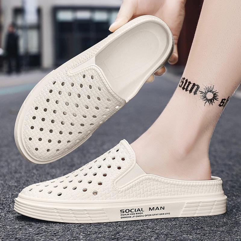 Al usar sandalias antideslizantes, antiolores y perforadas al aire libre en verano, las personas perezosas pueden pedalear sin tacón y medio arrastre