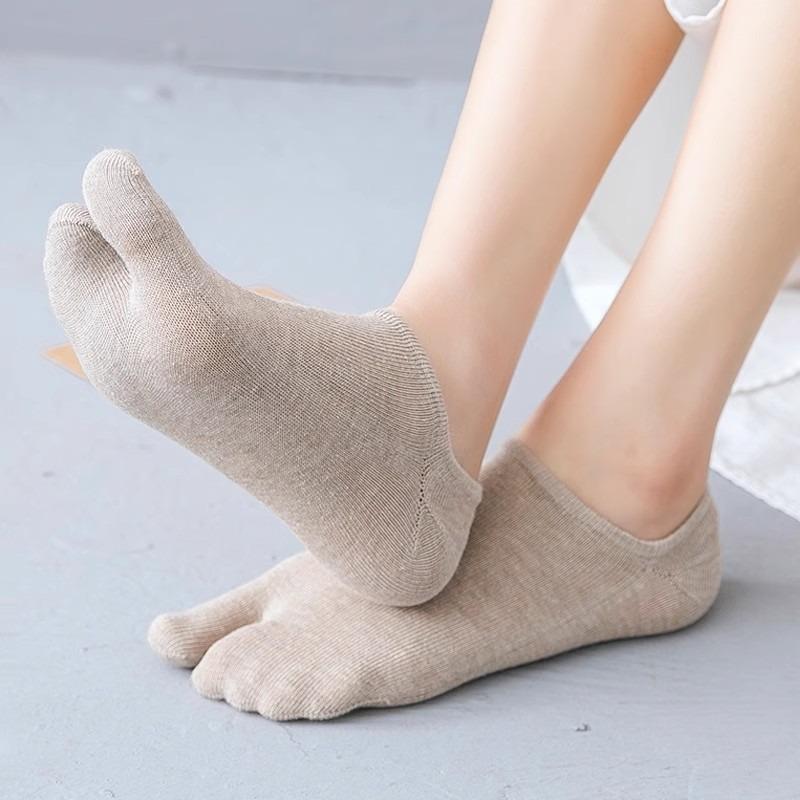 5 Pairs of Women's Summer Pure Cotton Shallow Mouth Silicone Anti Slip Invisible Two Toe Boat Socks