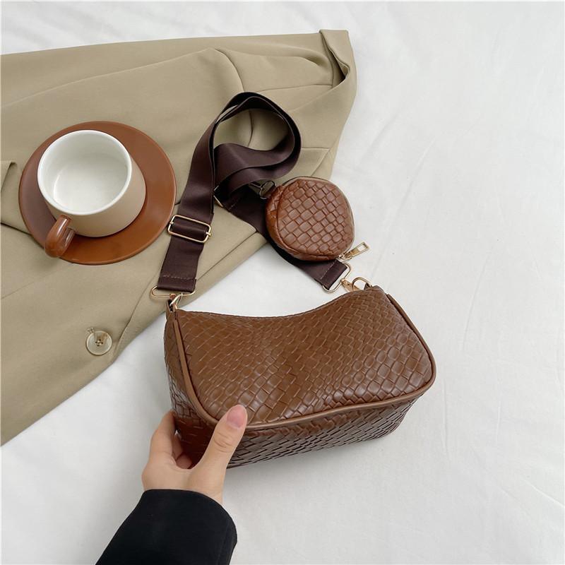 

Popular Korean version niche child and mother bag 2025 spring and summer new versatile ins shoulder messenger bag small square bag women коричневый