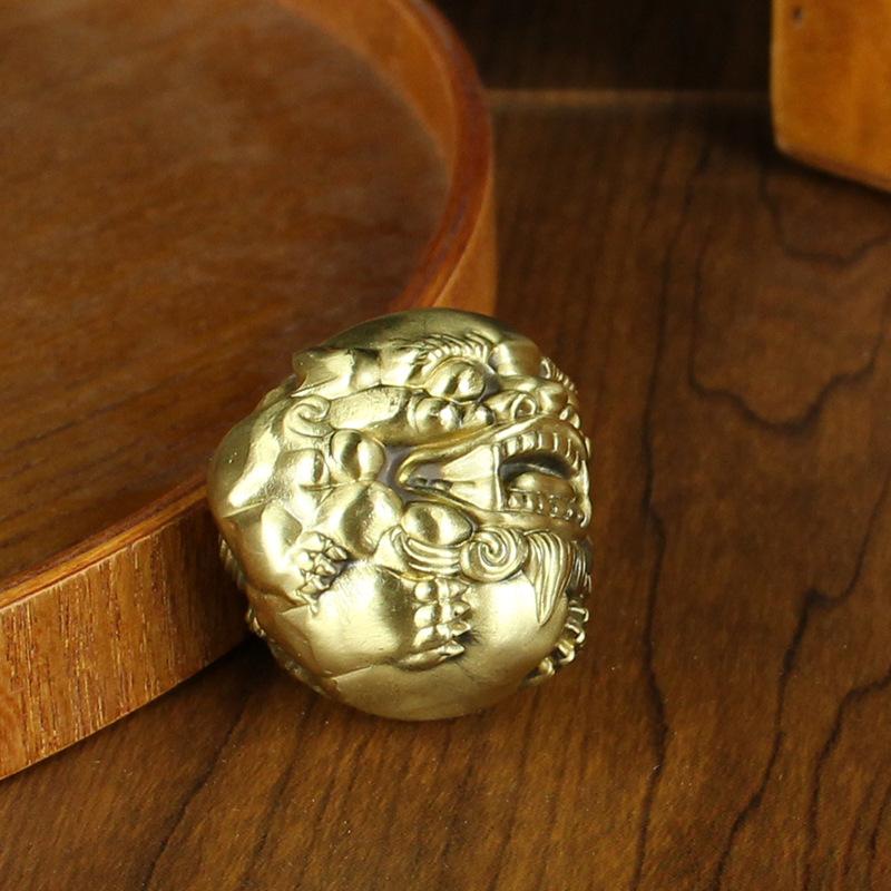 Brass Pixiu walnut hand handle, retro old man exercise finger appliance, copper ware, pure copper Pixiu pair of hand handles