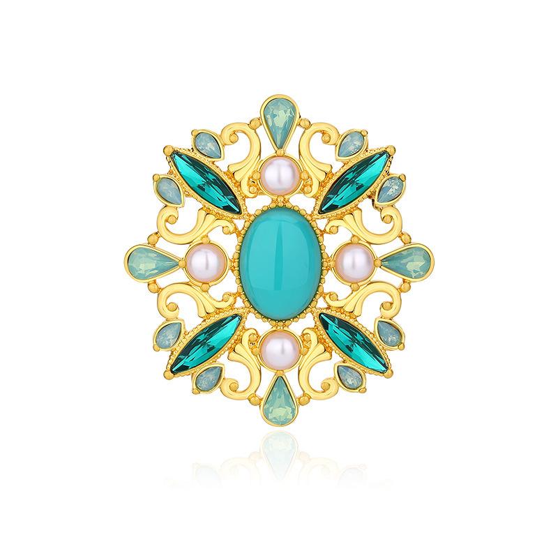 Baroque Ancient Rhyme Brooch Hollow Court Pattern Pearl Corsage Women'S National Tide Retro Light Luxury High-End Dress Pin