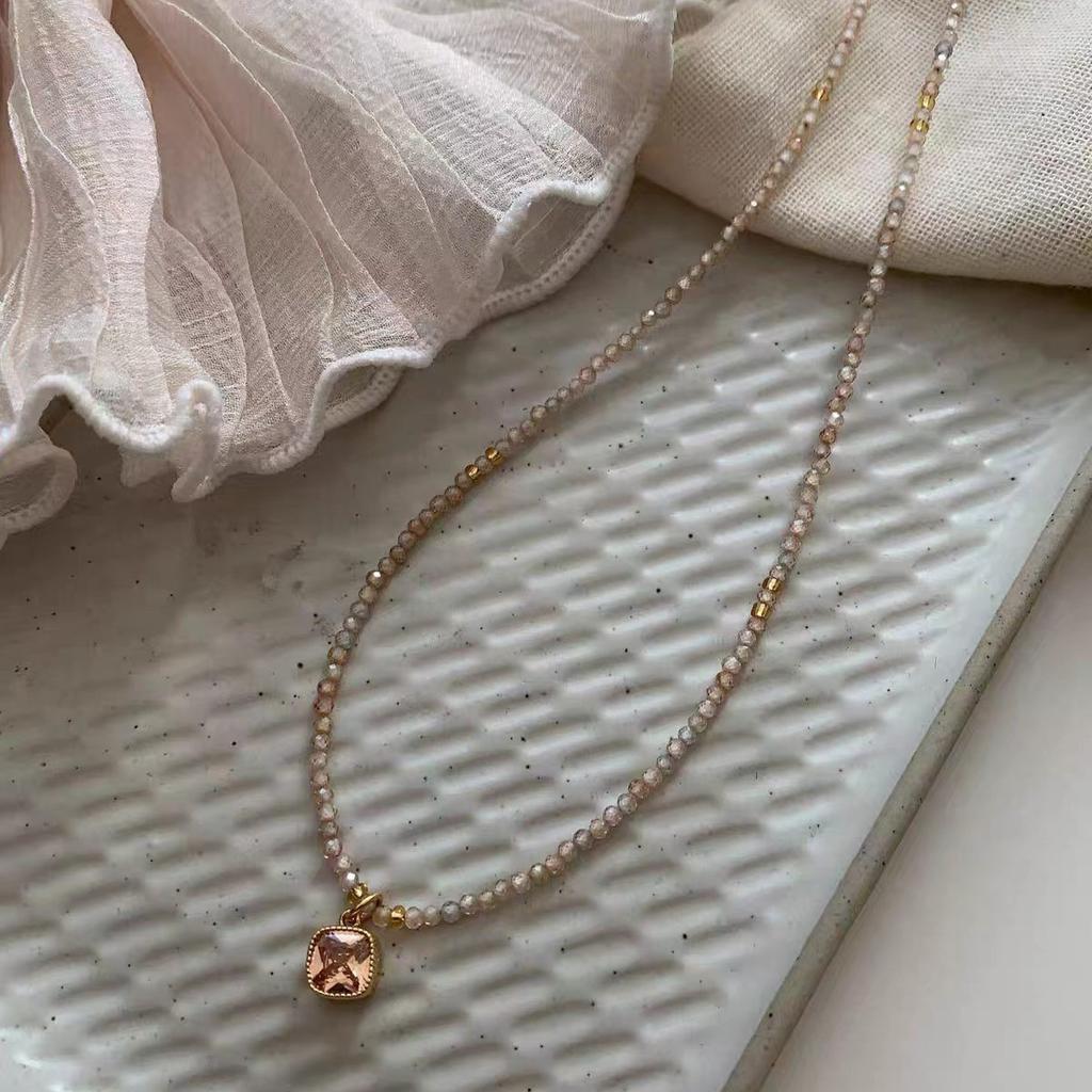 Fresh literary style coffee rock sugar necklace beaded exquisite versatile collarbone chain light luxury high-end fashion simple neck chain