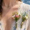1 pz Spilla Lega Retrò a Forma di Mano per Tenere il Bouquet Stile Francese Elegante Spilla per Giacca Abito Decorazione Abbigliamento Moda