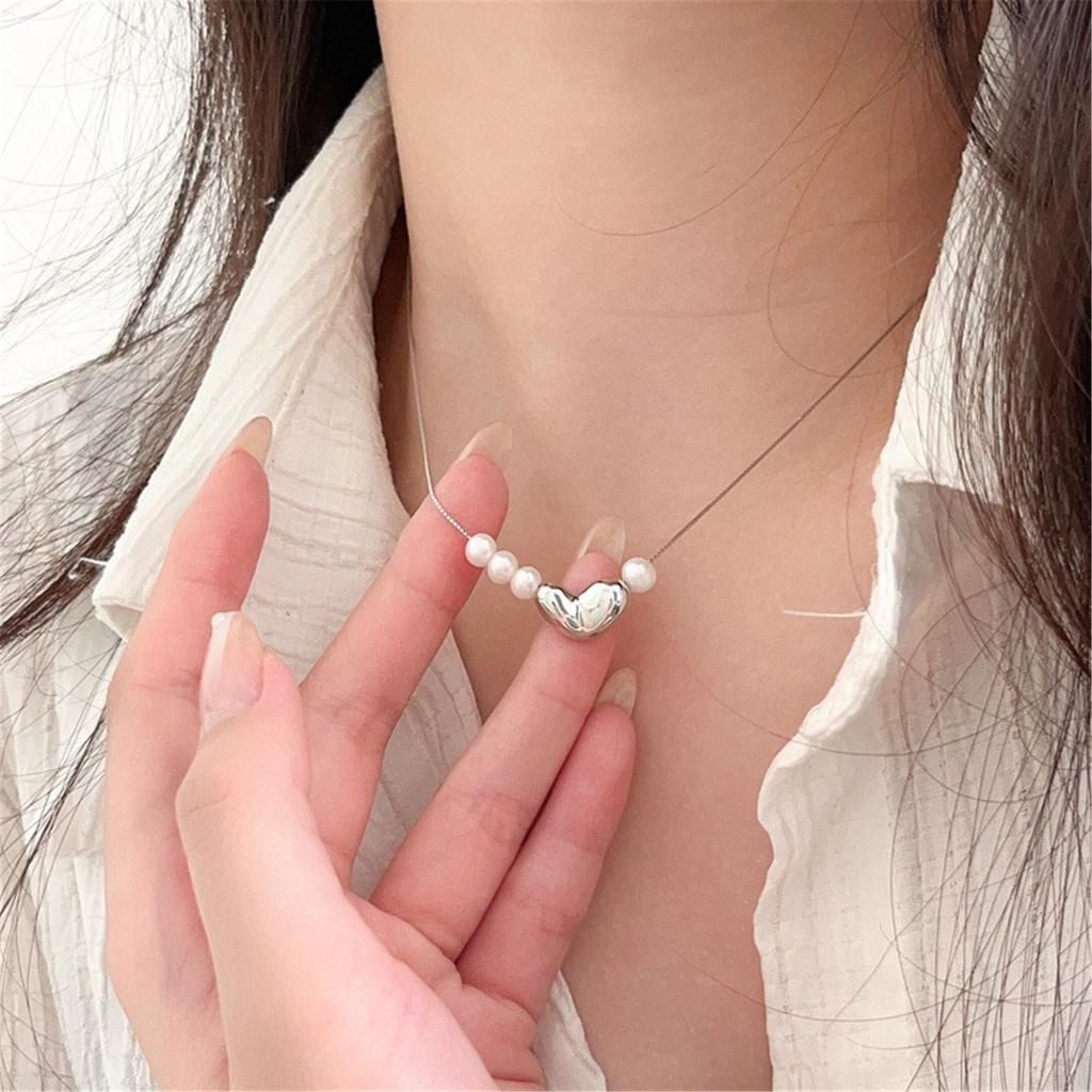 Stylish Pearl and Heart Pendant Necklace Adjustable Length Clavicle Chain Fashionable Neckchain Jewelry for Women