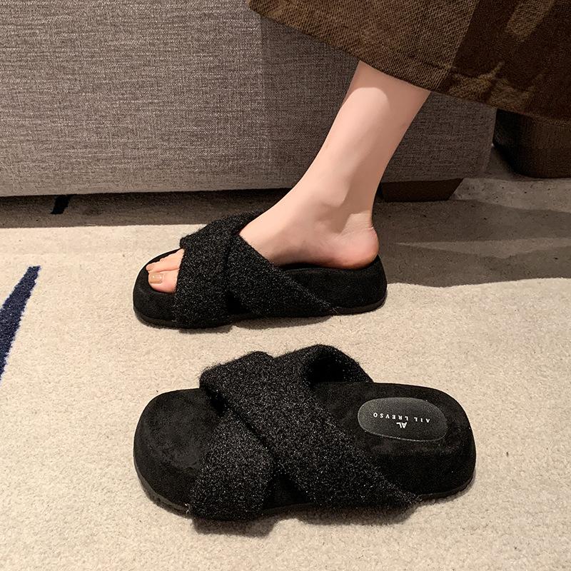 Foreign trade women's slippers autumn 2024 Korean version of fashion one-word cotton mop retro thick bottom heightening outer wear Mao Mao mop
