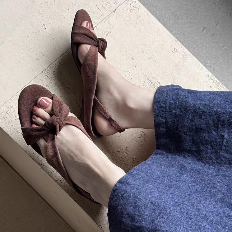 Fashion French Low Heel Versatile Kink Sandals Women's 2025 New Niche Design Peep Toe Round Toe Roman Shoes