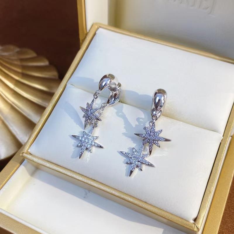A Pair of Two-wear Zircon Star Earrings, Elegant and Fashionable, Unique Design, Simple and Versatile, High-end Earrings for Women