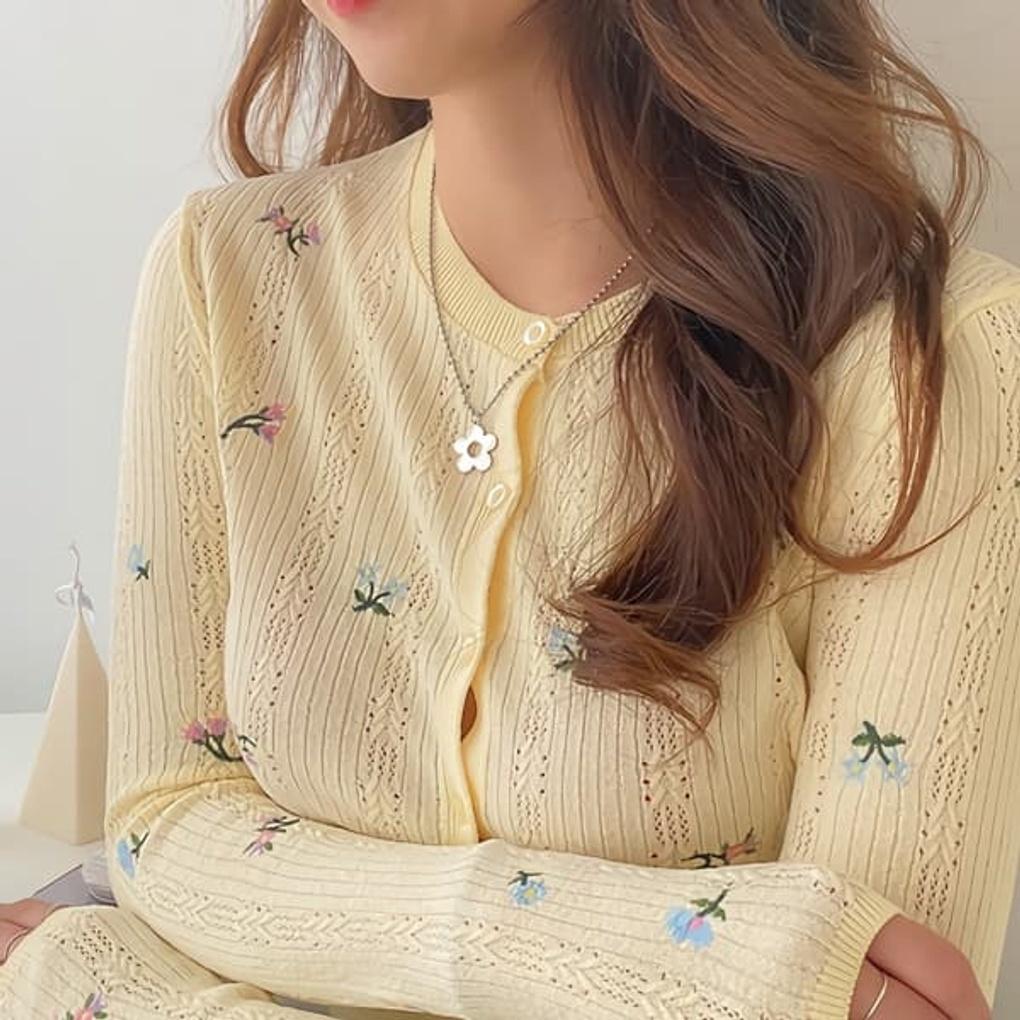 Women's Daily Basic Daisy Surgical Steel Necklace