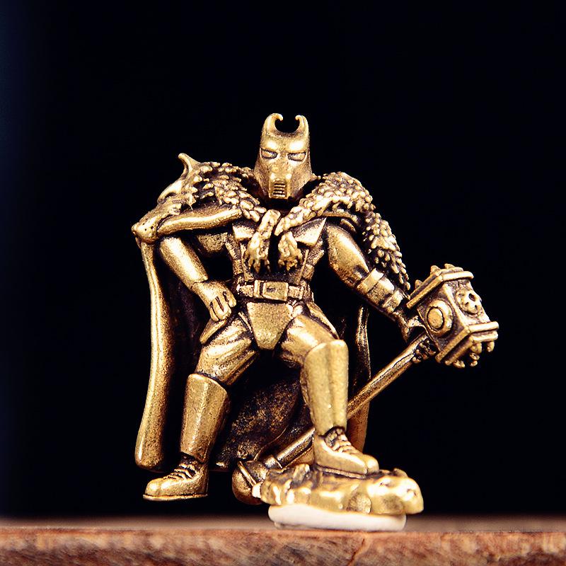 Brass Hammer Guardian Statue Antique Dark Academia Desk Art for Men’s Office Gaming Setup Bronze Vigilante Sculpture with Cloak