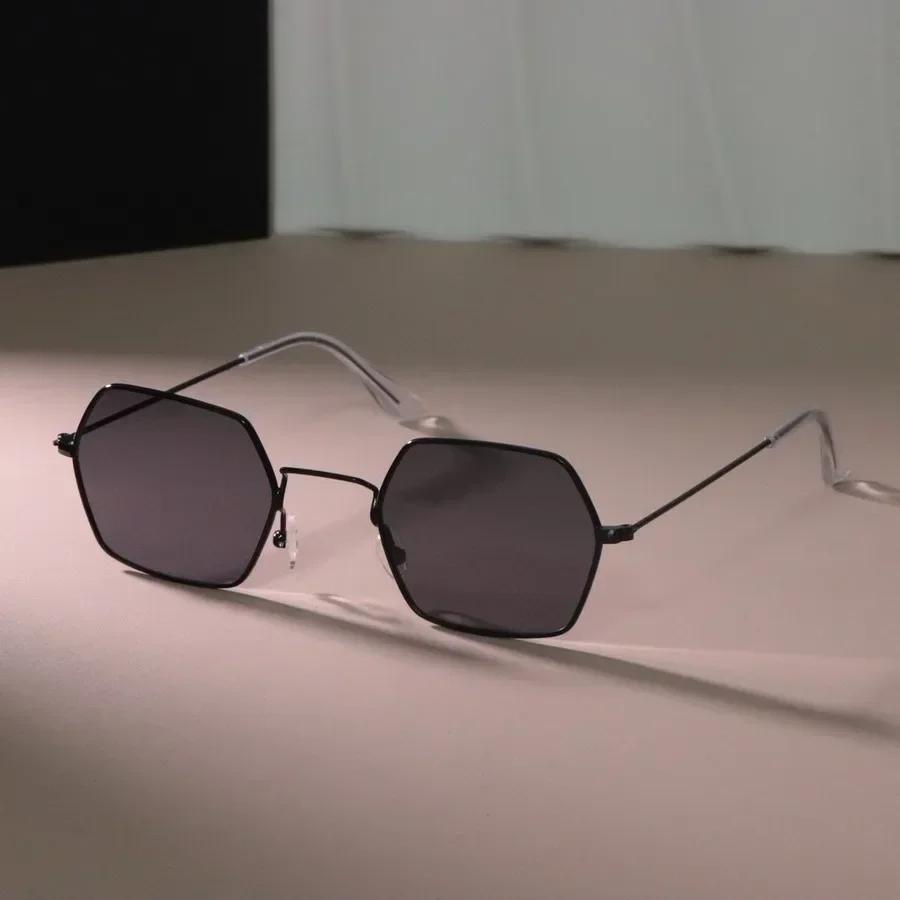 

Ретро Класичні Квадратні Сонцезахисні Окуляри Для Жінок Чоловіків Стильні Мінімалістичні Жіночі Чоловічі Модні Окуляри Other