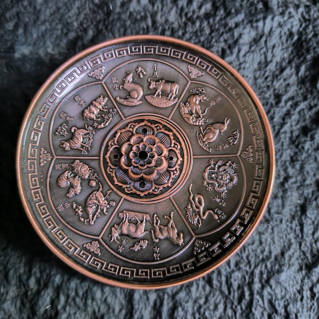 10cm Dragon and Phoenix Sandalwood Incense Burner Metal Incense Sticks Holders Can Use for Ashtray Plate Cup Base Home Decor