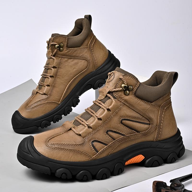 Fashion Genuine Leather Men's Snow Boots Super Warm Plush Outdoor Boots Retro Style Non-slip Hiking Boots Winter Travel Hiking Footwear