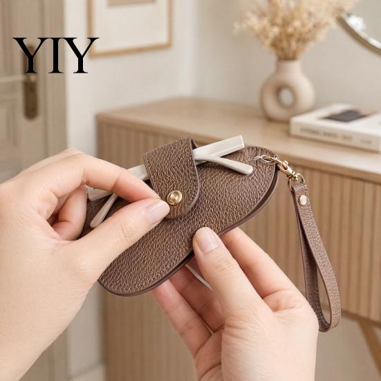 Compact Glasses Storage Bag Sunglasses Pouch, Imitation Leather Hanging Case Durable Eyeglass Holder with Carabiner, Portable Eyeglasses for