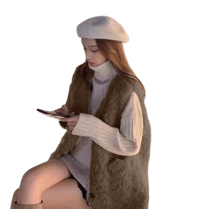 Xiaoxiangfeng lamb autumn and winter vest, wearing a new fur versatile one, foreign style fashion coat women