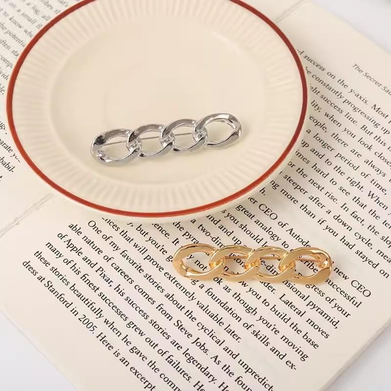 Simple Fashion Chain Pin Brooch for Women Waist Tighting Clip Safety Pin Brooch Sweater Cardigan Buckle Brooches Jewelry Gift