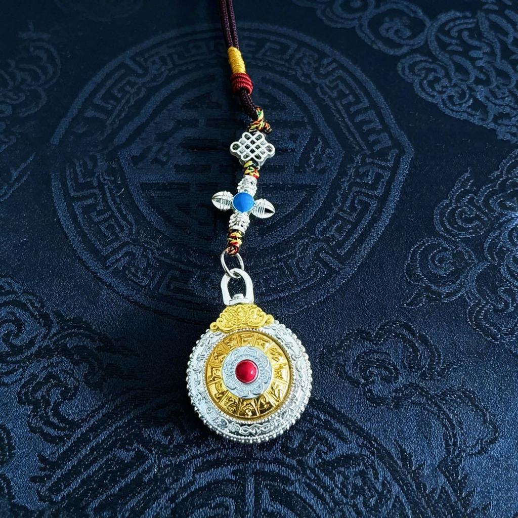 Chinese alloy double-sided rotary car hanging metal accessories keychain pendant bag hanging decorative gift
