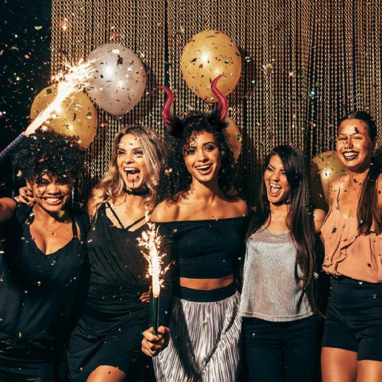 Contemporary Devil Horn Headpiece Comfortable Cosutme Headbands For Theatrical Performances Cosplay Enthusiasts