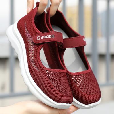 ****** und Sommer in den alten Laufschuhen alte ******* Stoffschuhe Frauen Fly gewebtes Mesh Mutterschuhe rutschfeste s**t Sohle Oma Schuhe