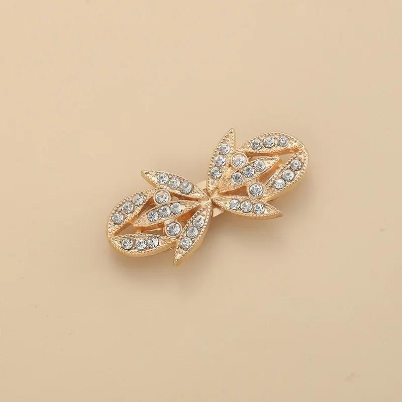 1 Pair New Brooches For Women's Clothing Cardigan Sweater Blouse Shawl Clips Shirt Collar Flower Pattern Clasps