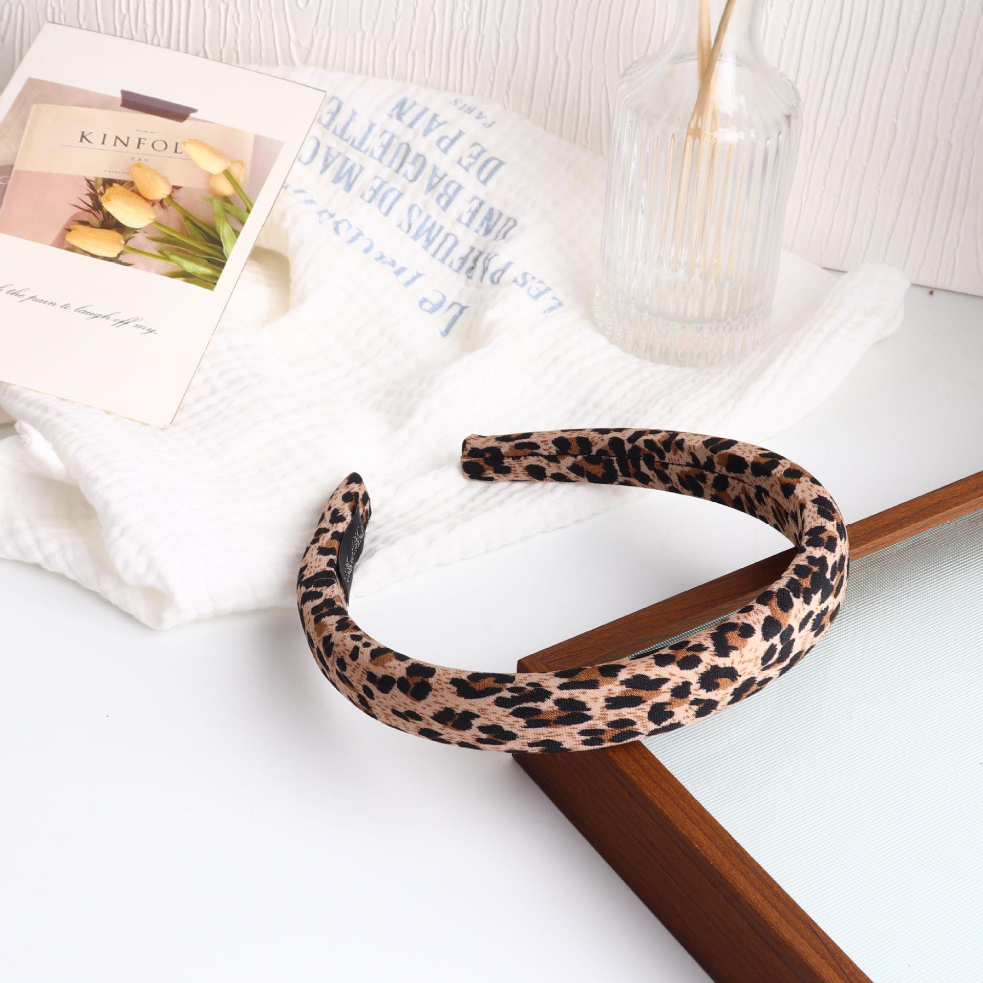 Korean Leopard Print Sponge Headband for Women - Fashionable & Versatile Hair Accessory