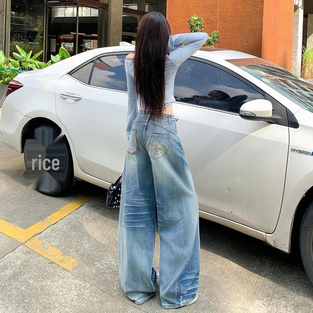 Women's 2025 Autumn Trend: Loose Wide-Leg Scimitar Jeans with a Wrinkled Design