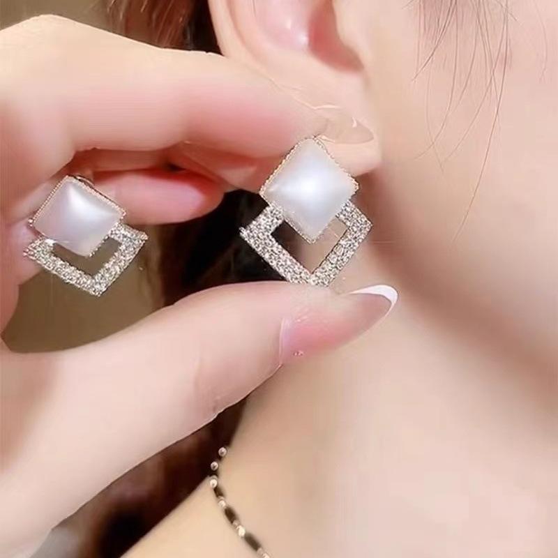 Fashion Double Rhombus Crystal Pearl Stud Earrings New Trendy Popular Earrings Versatile High-end Ear Accessories