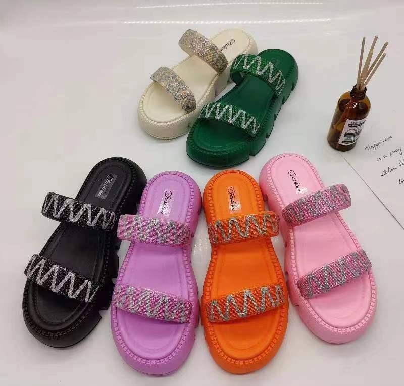 

Новые тапочки на толстой подошве, женские летние модные тапочки конфетного цвета с плоской подошвой, нишевый дизайн, классные тапочки 40