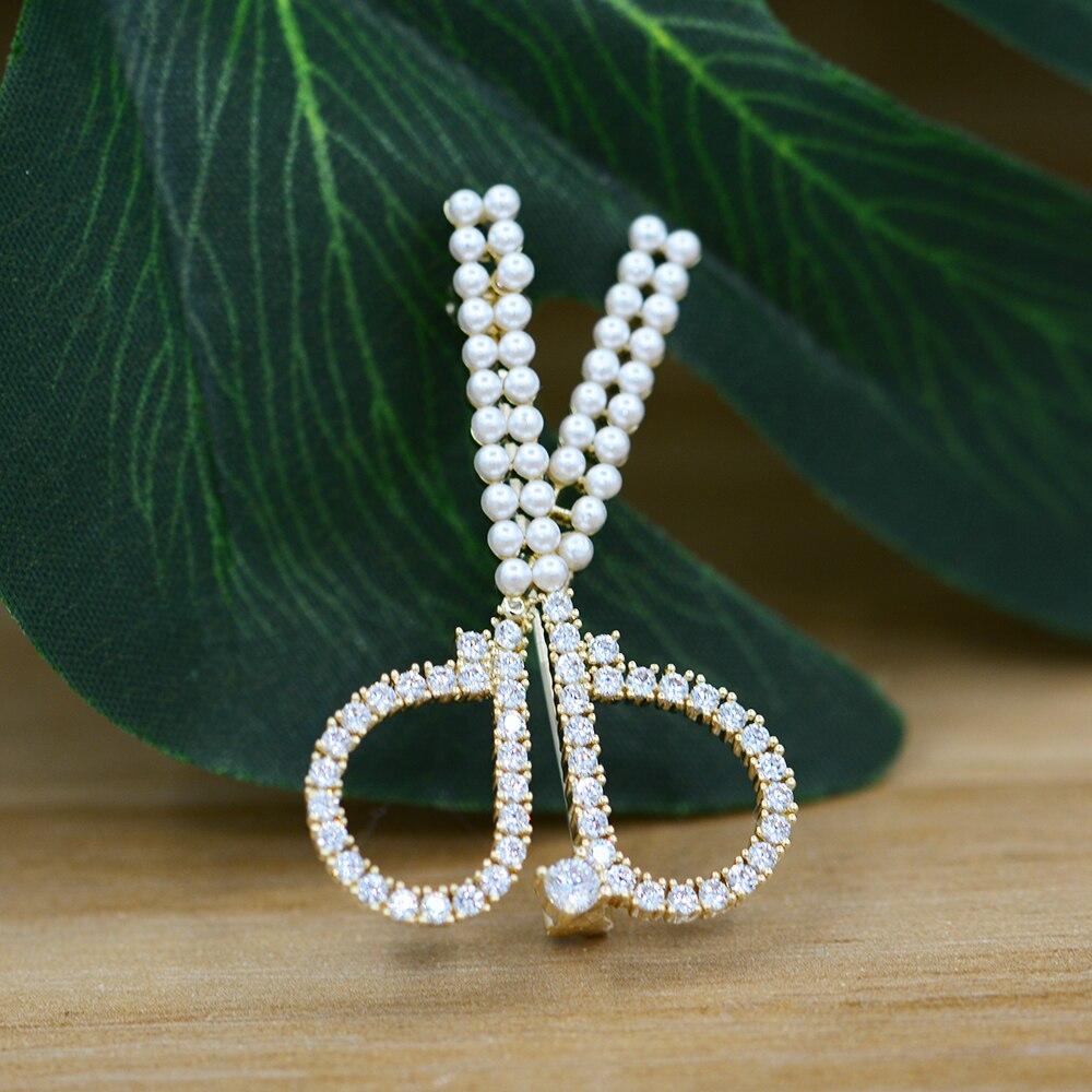 Blucome Fashion Small Scissors Shape Brooches Crystal Pearl Corsage Suit Scarf Hat Pins for Women Kids Clothes Accessories Gifts