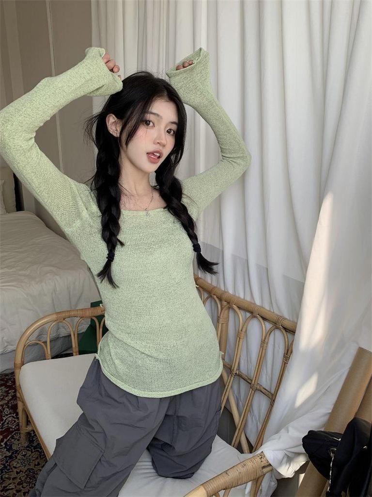 Spicy Girl Backless Long-Sleeve Knit Top - Slim Fit, Lightweight, Split Design