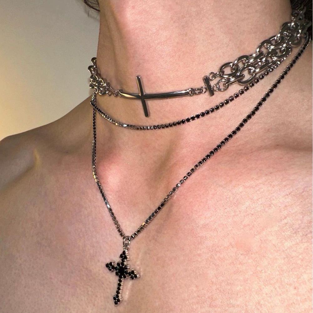 Trendy Punk Double Layered Dark Zircon Necklace: European & American Titanium Steel
