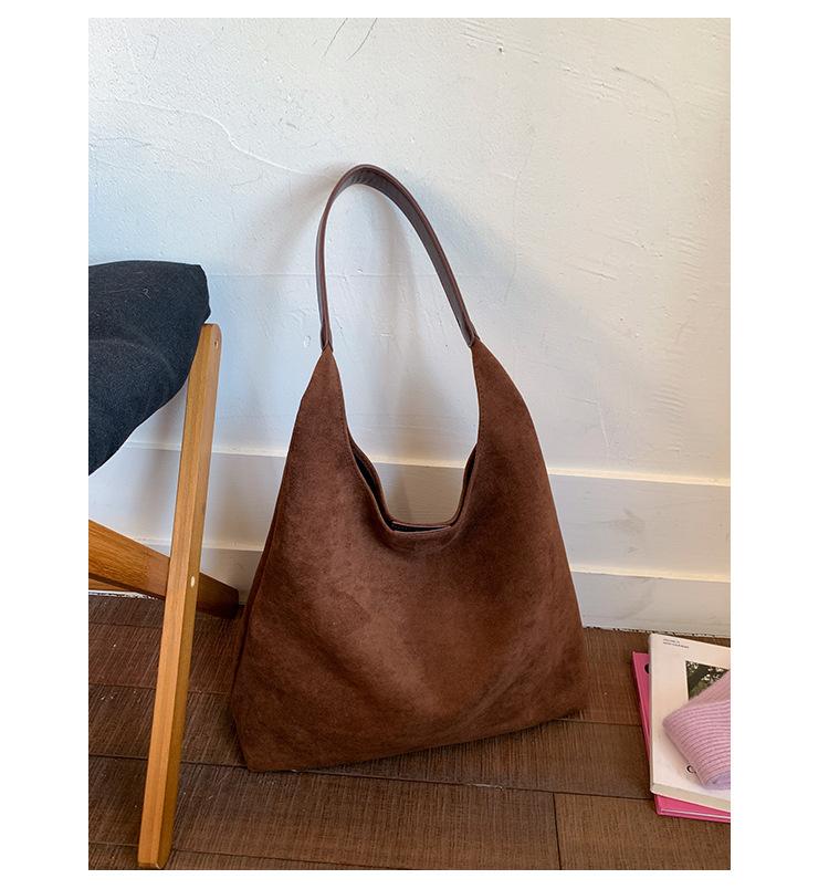 

Niche suede bag women s 2025 new fashionable large-capacity shoulder underarm bag retro versatile commuter tote bag