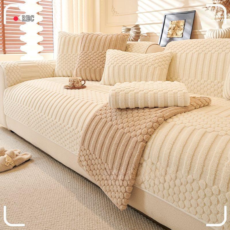 Bestselling Sofa Protective Mat Winter Thick Plush Cushion Couch Anti Slip Sofas Cover Armchair Autumn and Winter Cloth Soft Towel