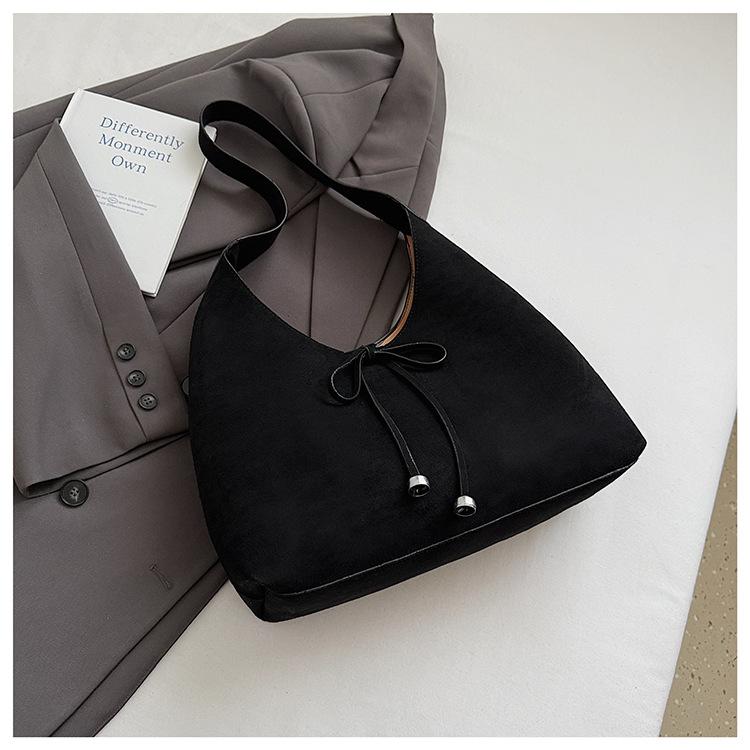 

Large capacity fashion suede underarm bag women s 2025 new Korean version casual bow retro tote shoulder bag