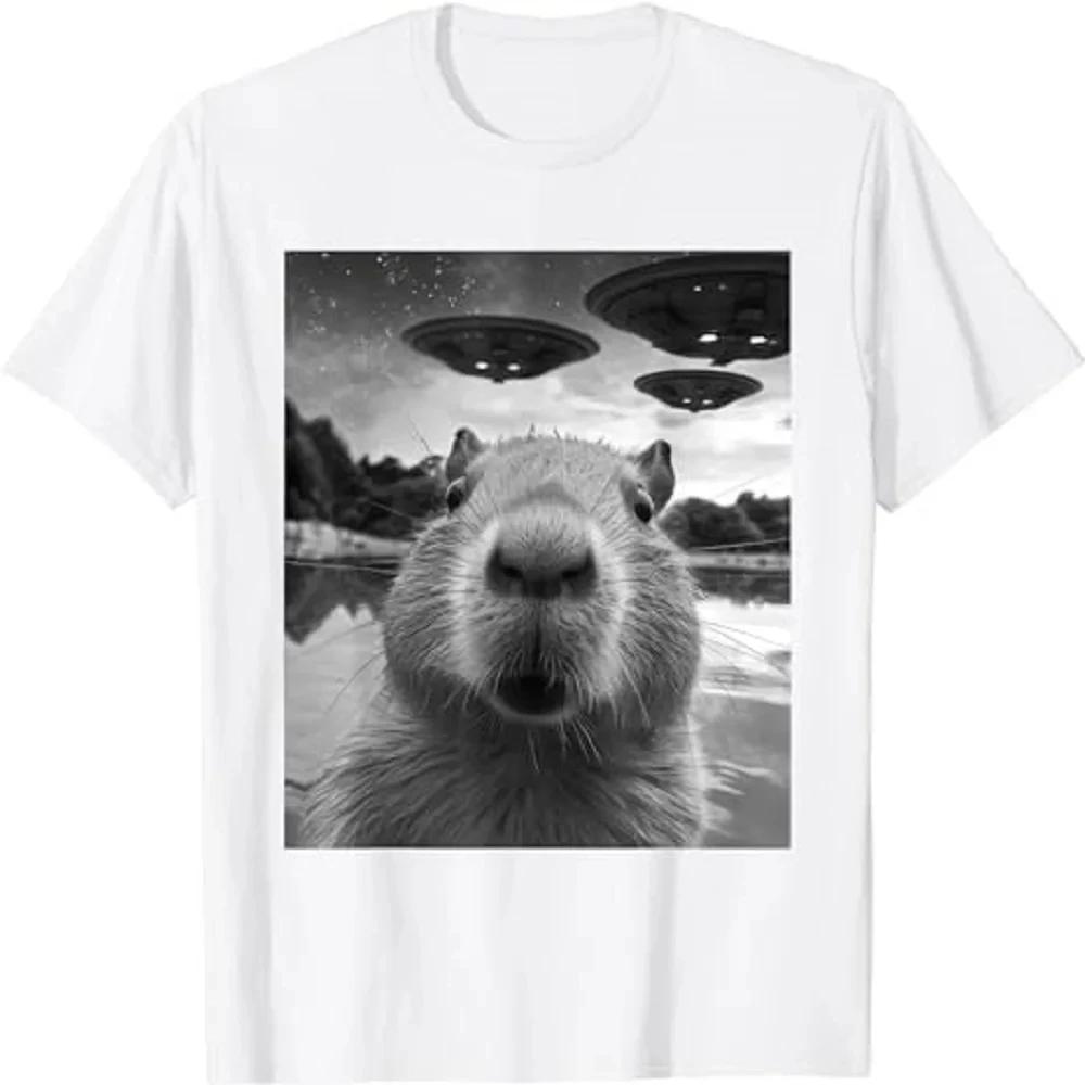 2025  Funny Graphic Tee Capybara Selfie with UFOs Weird T-Shirt