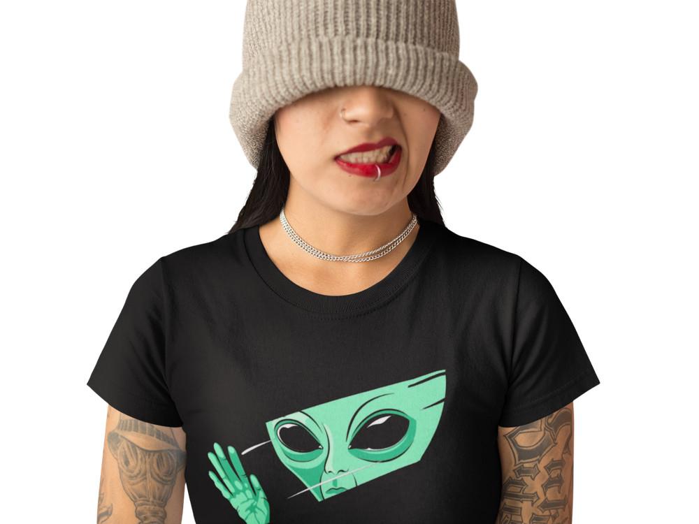 Organic Women's Cotton T-Shirt Old School Retro Love Alien Funny Friend Gamer Weekend