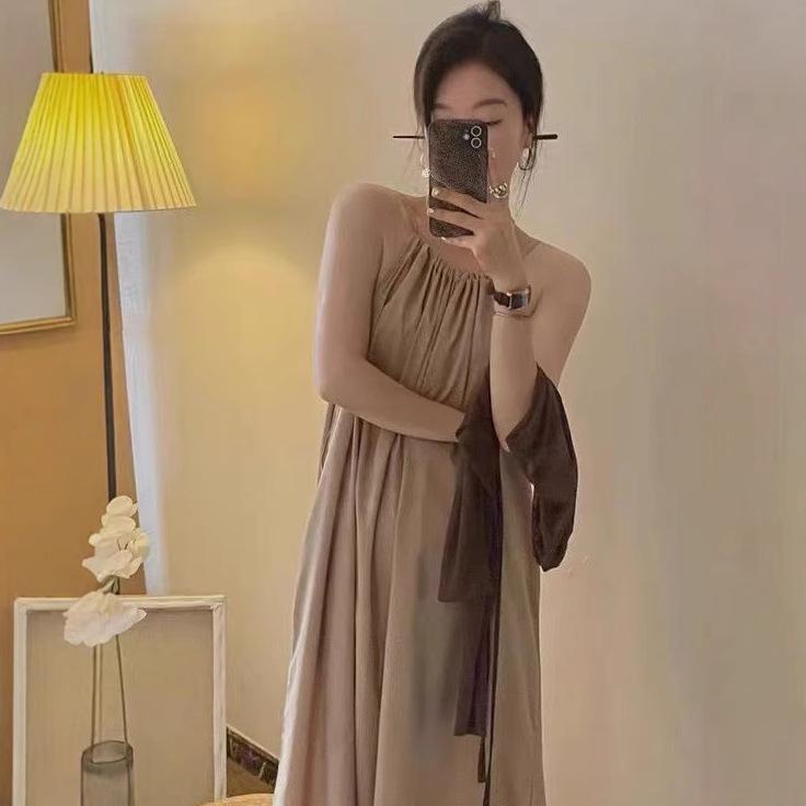 French Gentle Style Spaghetti Strap Tie-Up A-Line Long Dress with Pockets - Summer 2024 Collection