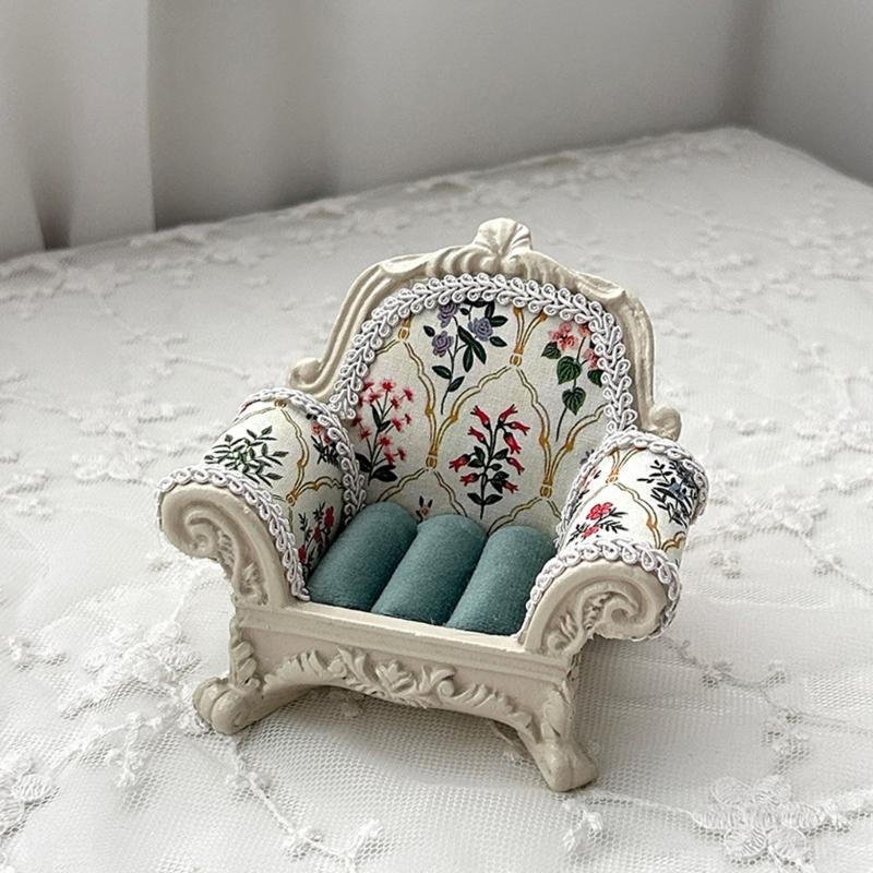 Portable Resin Accessories Showcase Decorative Stand Sofa Shape for Jewelry Display and Collectible Figurine Arrangement