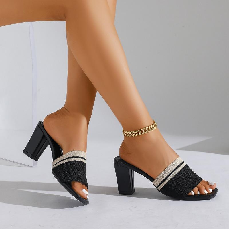 2025 Sommer Neue Damen Dicke Sohle Hausschuhe Hohe Absätze Zehenfreie Sandalen Modische und Beliebte Sandalen