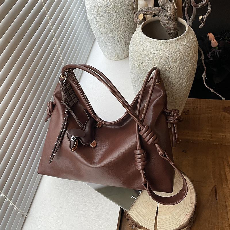 Fashion Shoulder Bag, Retro and Niche Crossbody Bag, Simple and Casual Large Capacity Tote Bag