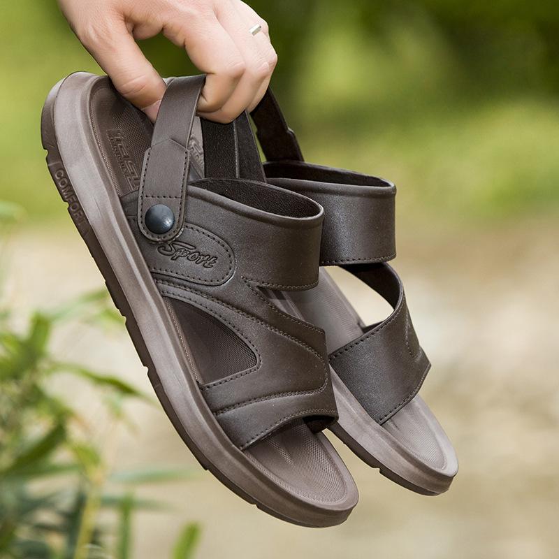 Nye sommer tøfler for menn Uformelle strandsko All-match herre sklisikre sandaler Uformelle flip-flops tøfler