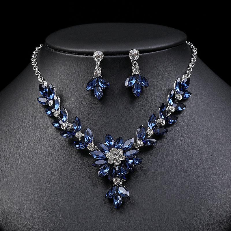 2022 Summer Retro Crystal Necklace & Earrings Set - European & American Fashion