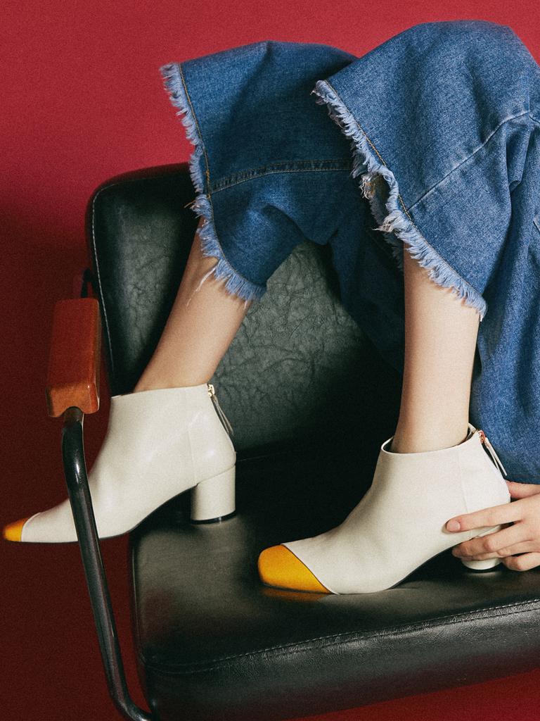 Commegee Asymmetry Ankle Boots / Cg1029Yeiv