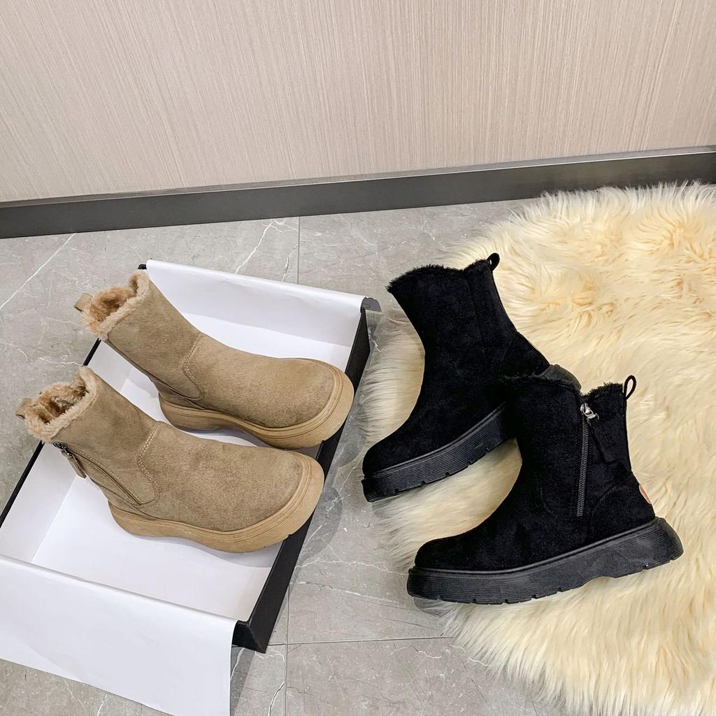Popular Snow Boots Women's 2025 New Winter Fashion Versatile Cold-resistant Warm Piled Thickened Boots Non-slip Cotton Shoes