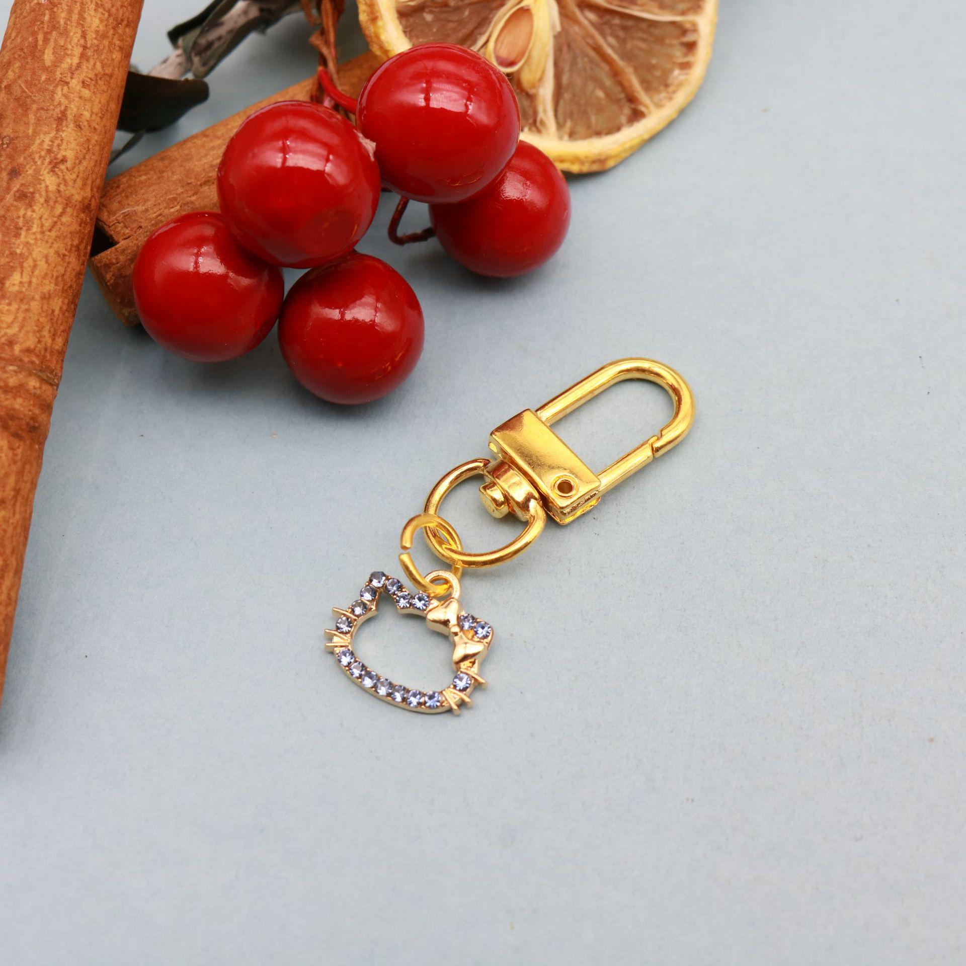 Gold Inlaid Diamond Cat Keychain - Minimalist European & American Style