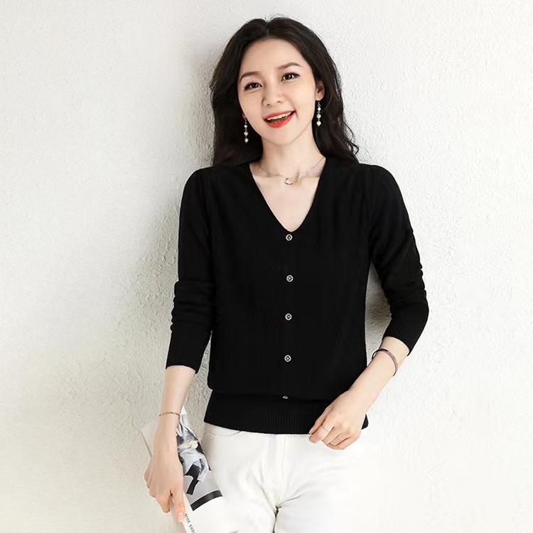 Women's V-neck Pullover Long Sleeved Knitted Sweater Pullover Long Sleeved Knitted Sweater
