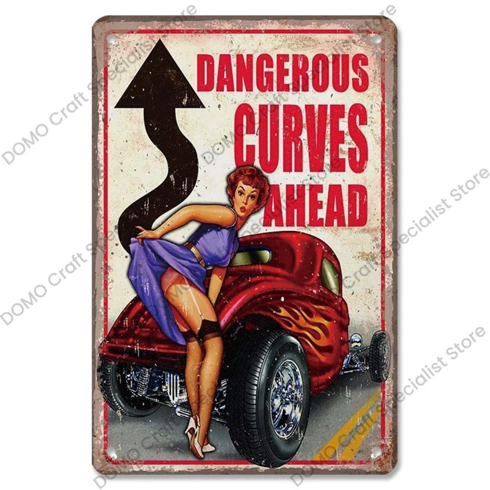 Metallplatta för flickor i interiör från Pinup-postern