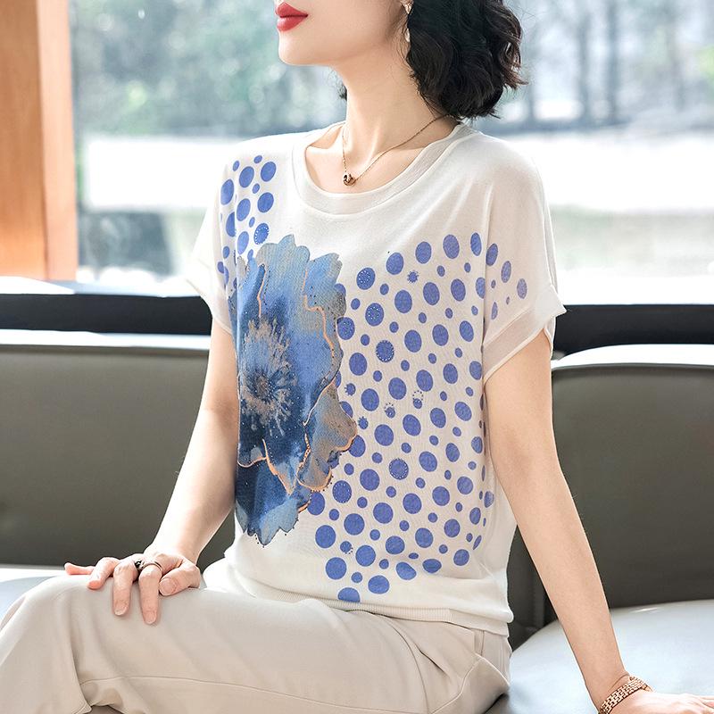 Chic Casual Printed Knitwear Short Sleeve Summer Top for Moms - Versatile, Stylish T-shirt for Middle-Aged and Older Women.