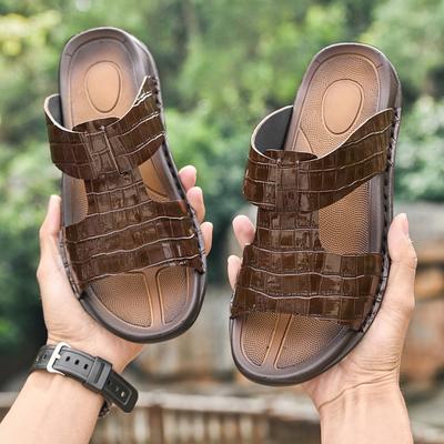 Daily Men Leather Sandals with Flat Sole Exposed Toe Stone Pattern Breathable Solid Color Classic Men Sandals Slippers